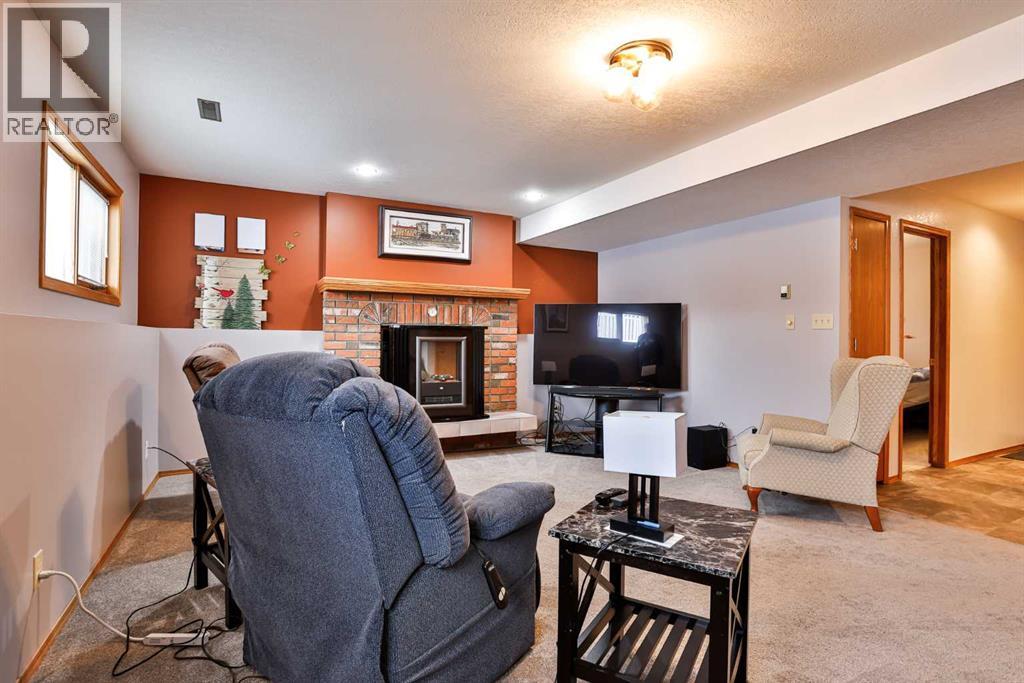 6 Mt Crandell Bay W, Lethbridge, Alberta  T1K 6L9 - Photo 18 - A2274784