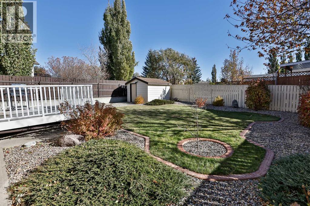 6 Mt Crandell Bay W, Lethbridge, Alberta  T1K 6L9 - Photo 24 - A2274784