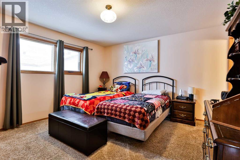 6 Mt Crandell Bay W, Lethbridge, Alberta  T1K 6L9 - Photo 11 - A2274784