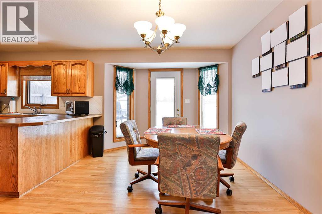 6 Mt Crandell Bay W, Lethbridge, Alberta  T1K 6L9 - Photo 9 - A2274784