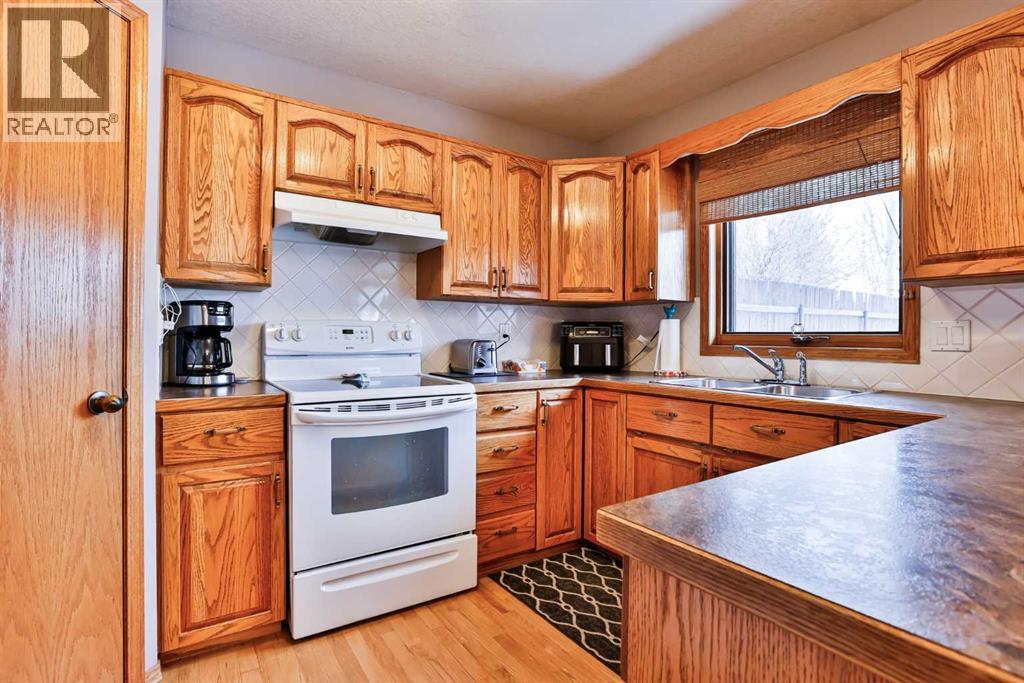 6 Mt Crandell Bay W, Lethbridge, Alberta  T1K 6L9 - Photo 7 - A2274784