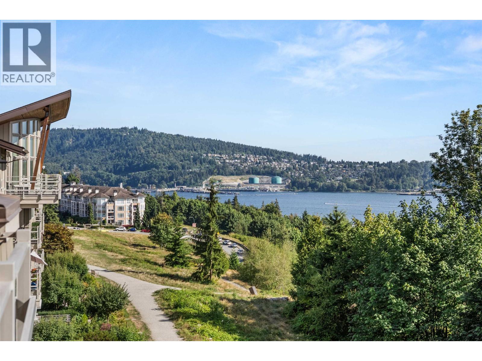 501 560 Raven Woods Drive, North Vancouver, British Columbia  V7G 2T3 - Photo 2 - R3084827