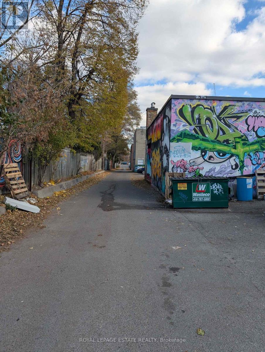 804 Eglinton Avenue E, Toronto, Ontario  M4G 2L1 - Photo 11 - C12750876