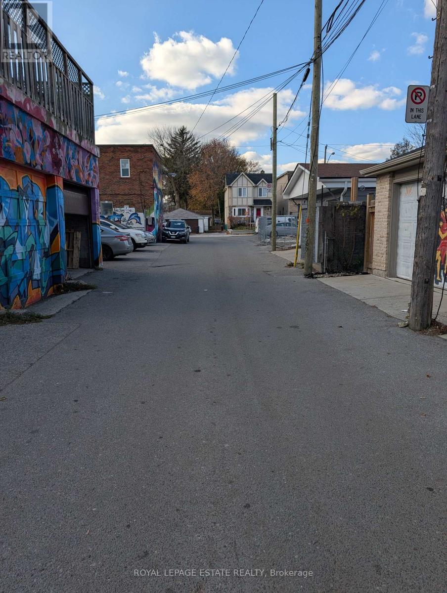 804 Eglinton Avenue E, Toronto, Ontario  M4G 2L1 - Photo 9 - C12750876