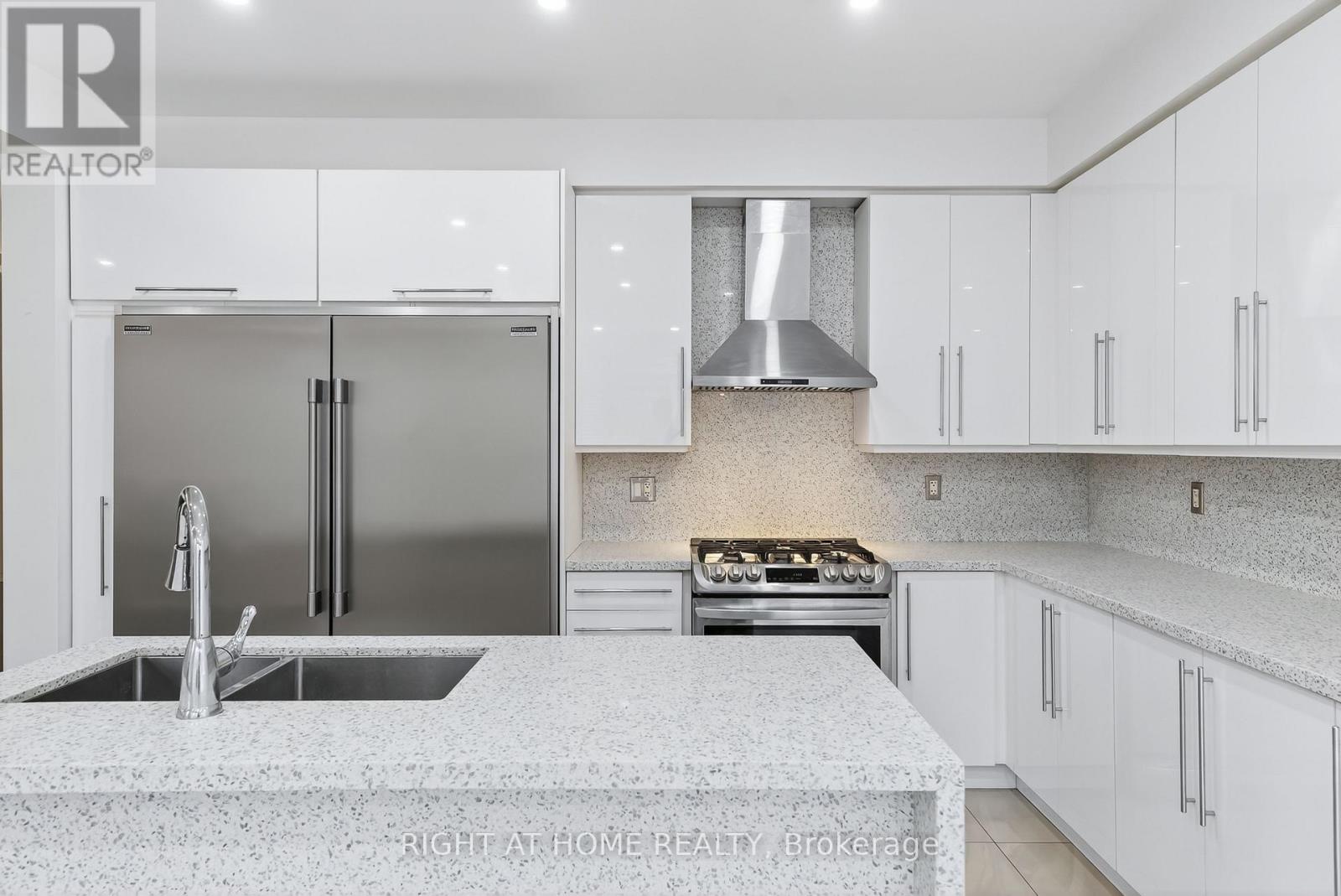 193 Blue Dasher Boulevard, Bradford West Gwillimbury, Ontario  L3Z 0H3 - Photo 15 - N12750900