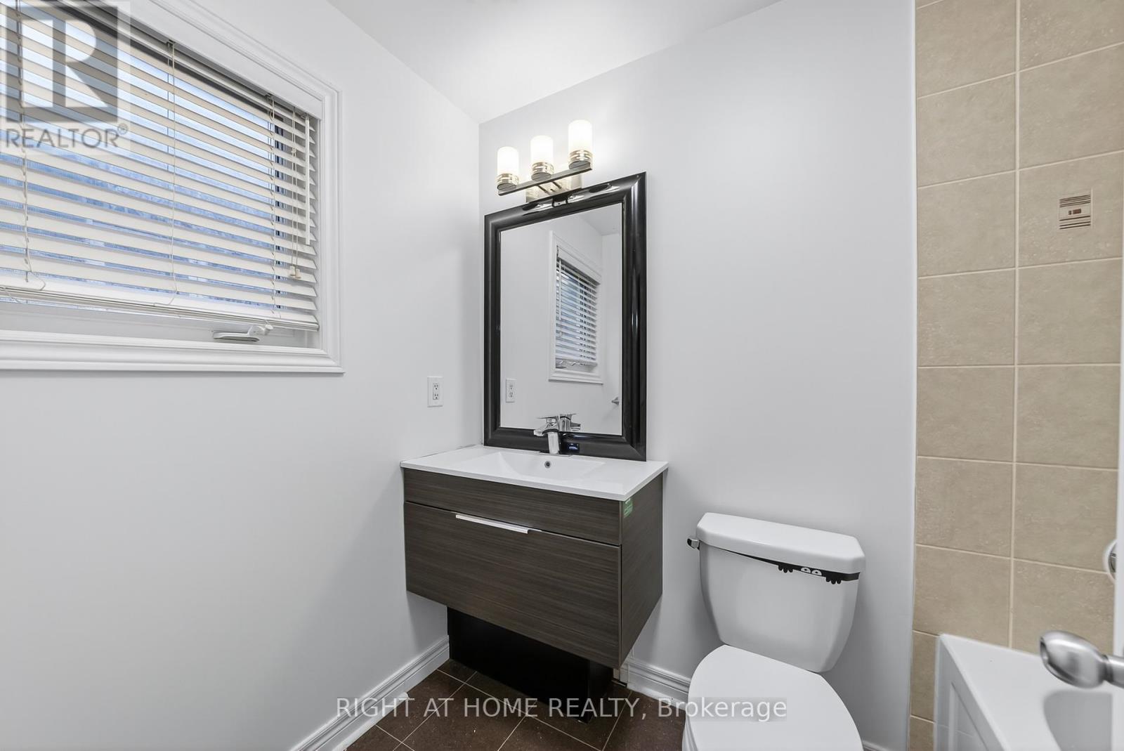 193 Blue Dasher Boulevard, Bradford West Gwillimbury, Ontario  L3Z 0H3 - Photo 33 - N12750900