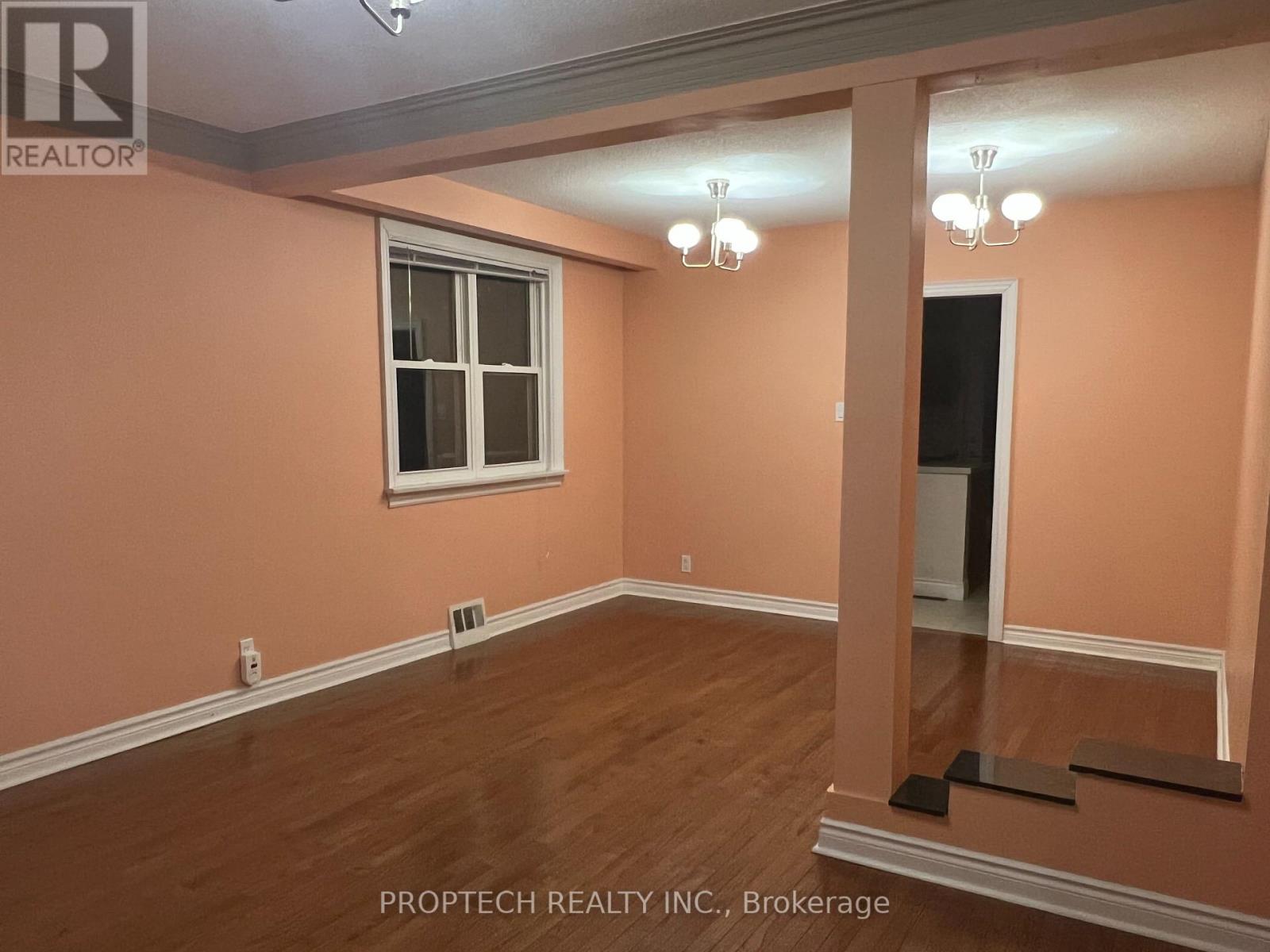 41 Cartier Crescent, Richmond Hill, Ontario  L4C 2M9 - Photo 5 - N12751014