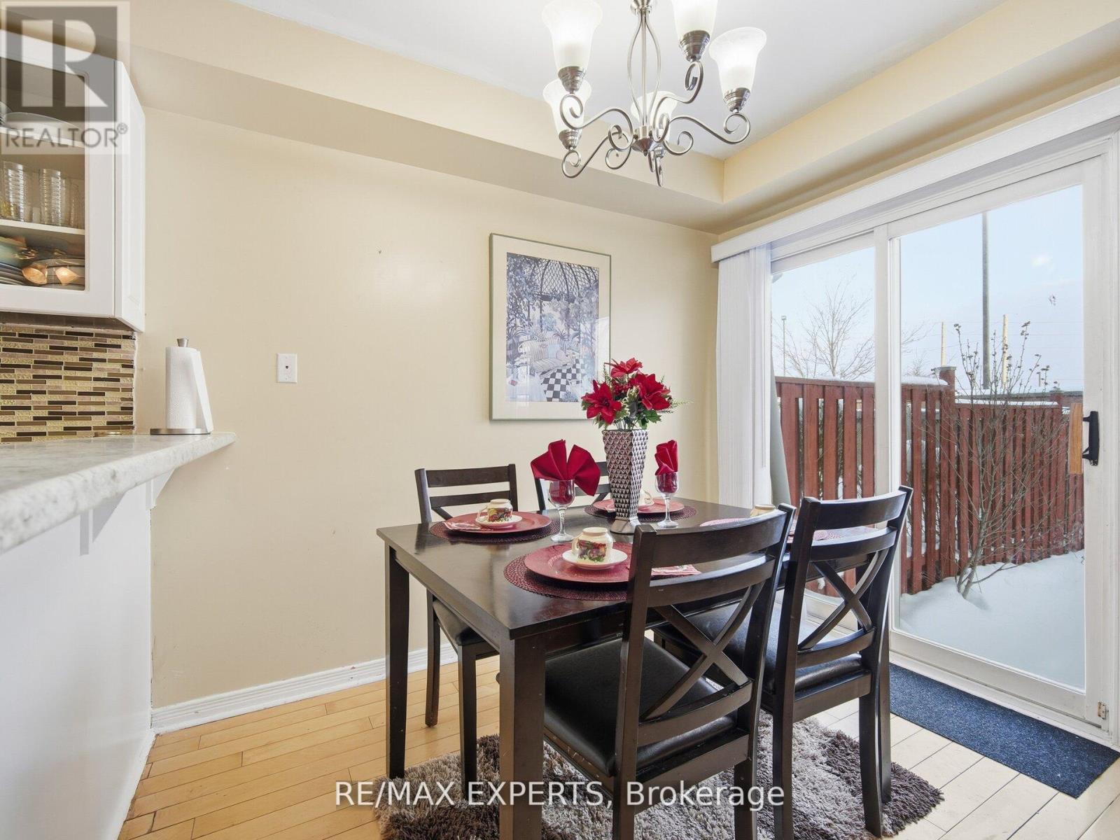 70 Twin Pines Crescent, Brampton, Ontario  L7A 1M8 - Photo 18 - W12750848