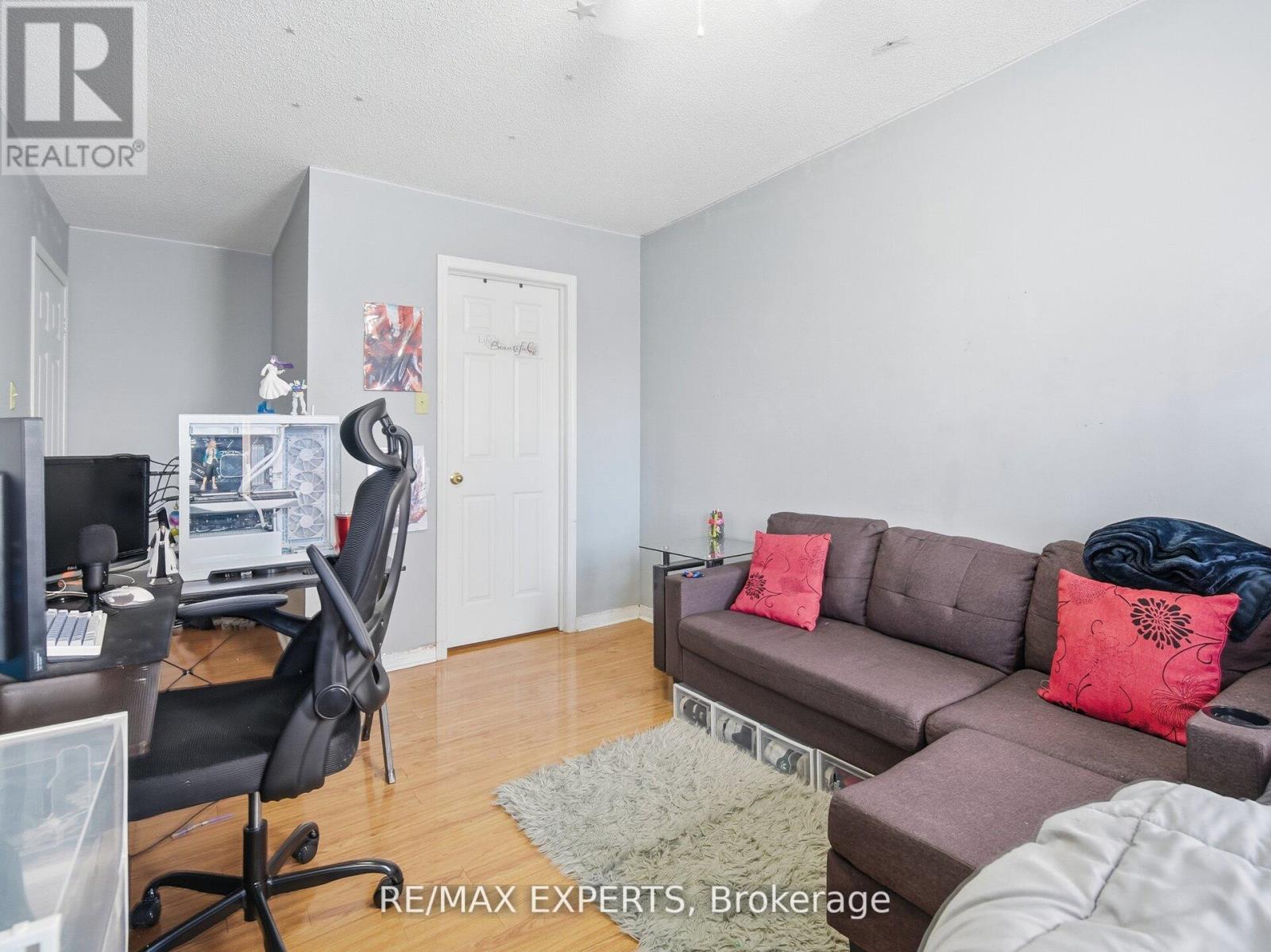 70 Twin Pines Crescent, Brampton, Ontario  L7A 1M8 - Photo 30 - W12750848