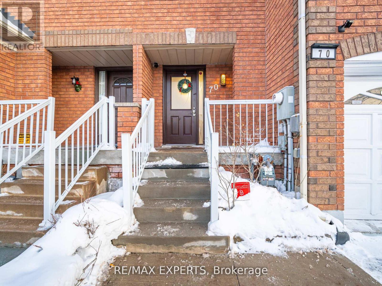 70 Twin Pines Crescent, Brampton, Ontario  L7A 1M8 - Photo 4 - W12750848