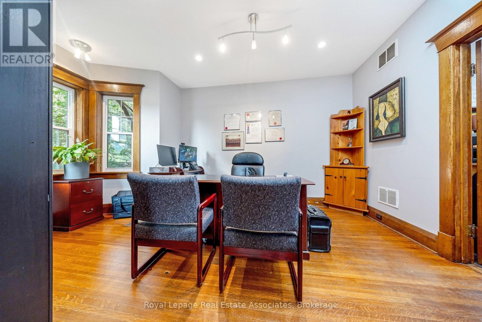 142 Martin Street, Milton, Ontario  L9T 2R2 - Photo 12 - W12750862