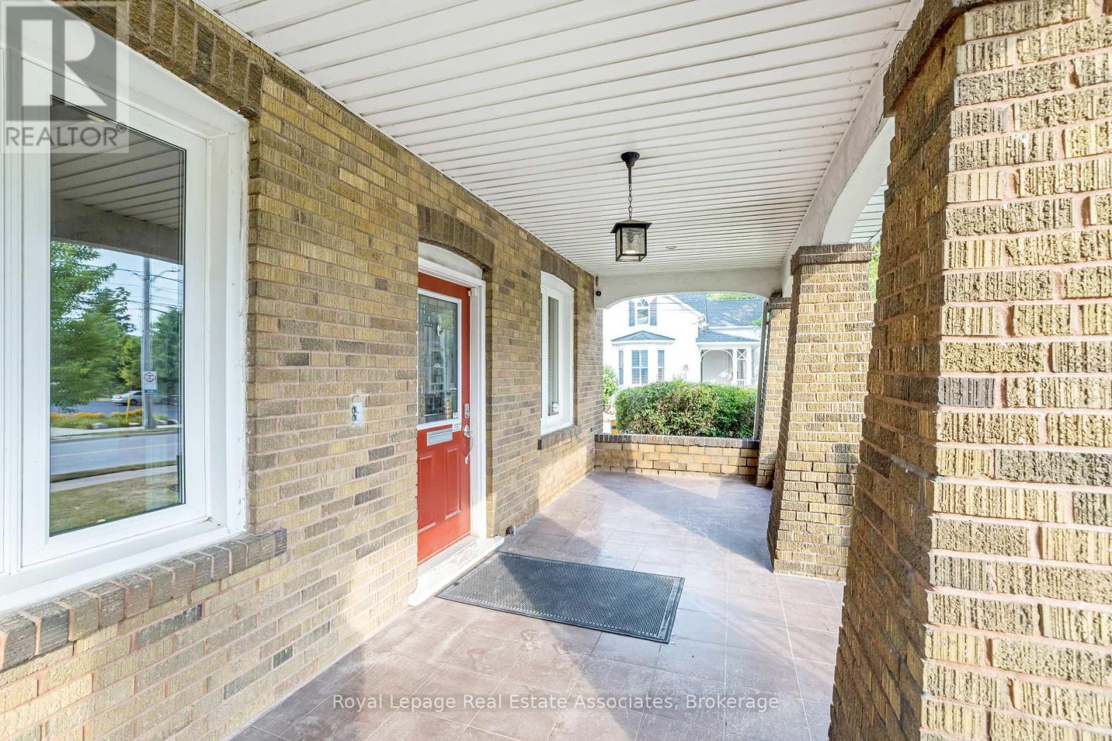 142 Martin Street, Milton, Ontario  L9T 2R2 - Photo 5 - W12750868