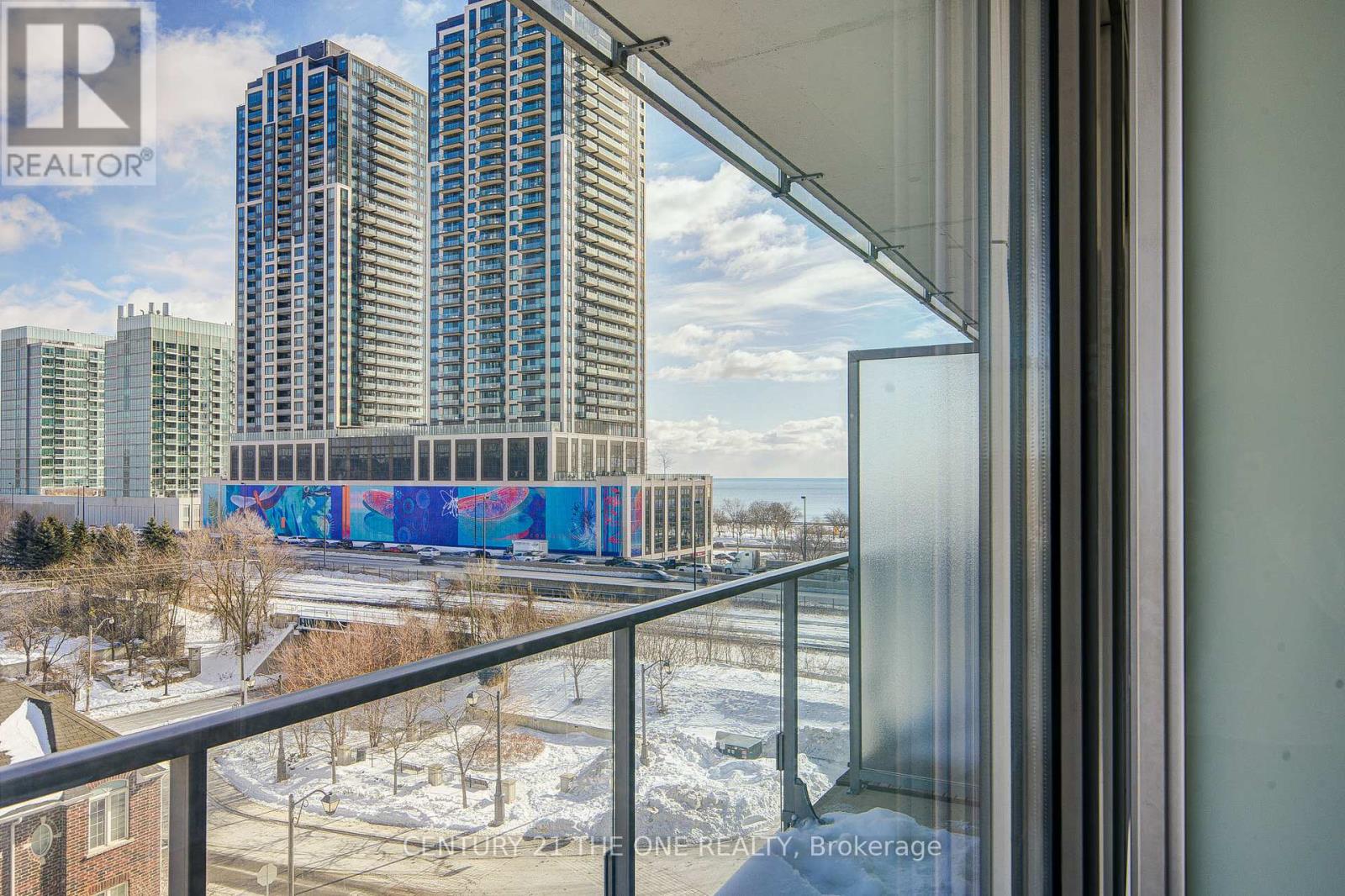 617 - 103 The Queens Way, Toronto, Ontario  M6S 5B3 - Photo 14 - W12750914