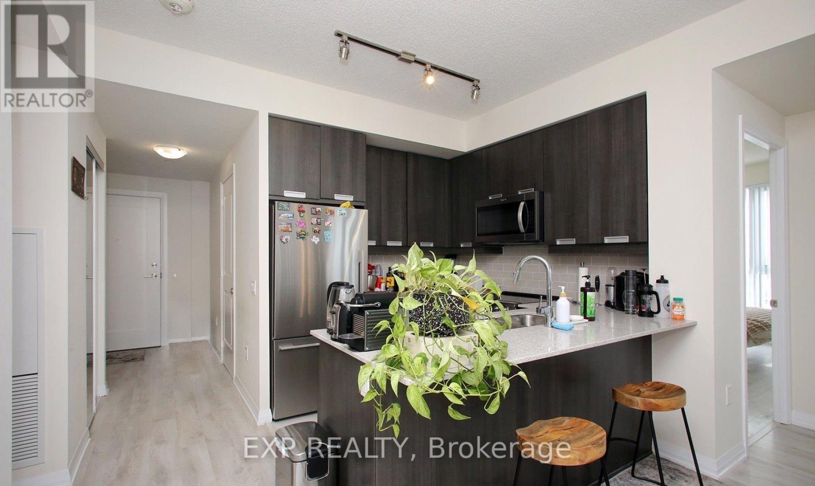 408 - 65 Watergarden Drive, Mississauga, Ontario  L5R 0G9 - Photo 7 - W12750922