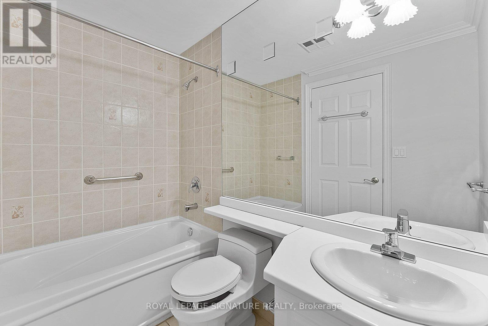 611 - 3085 Bloor Street W, Toronto, Ontario  M8X 1C9 - Photo 13 - W12750944