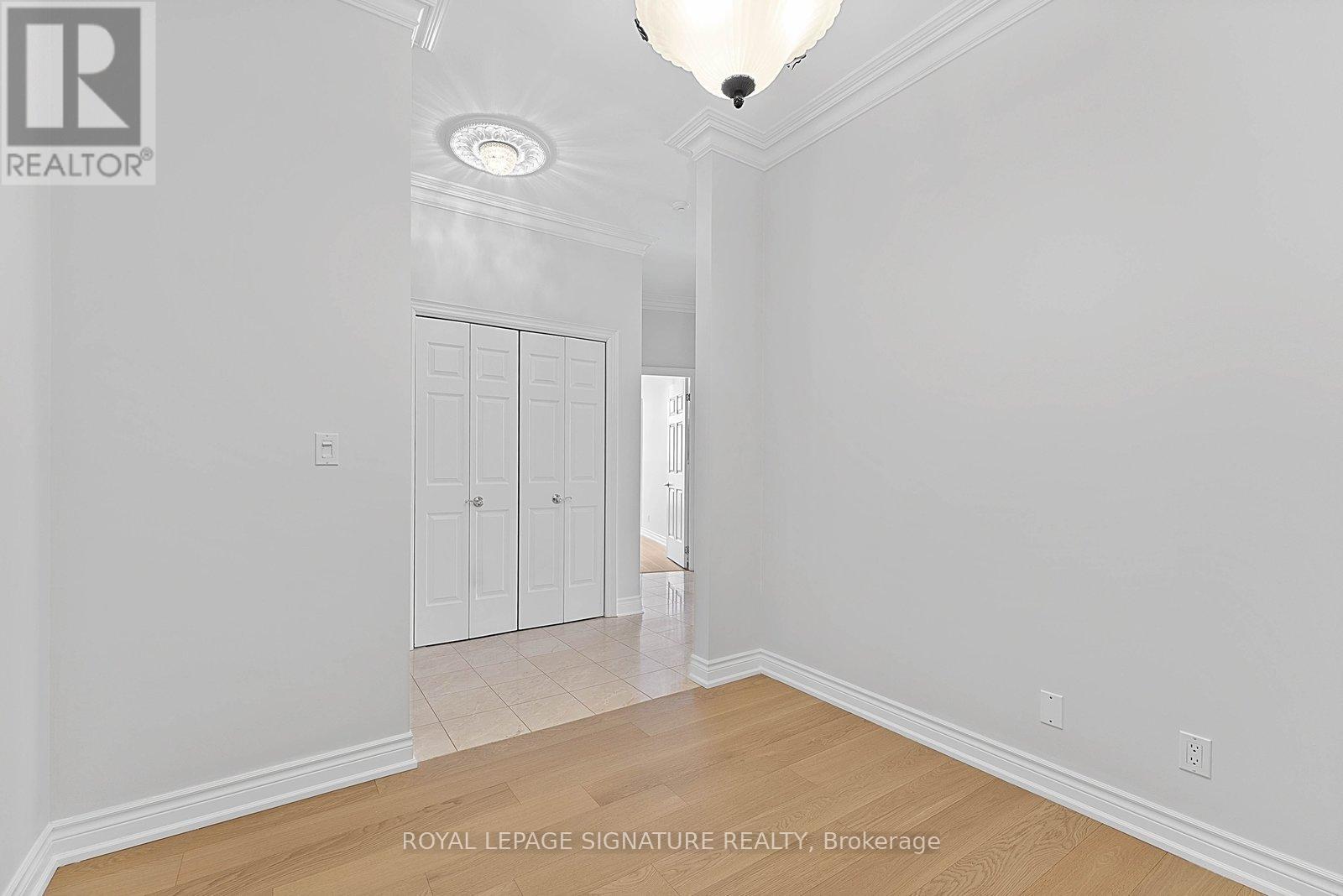 611 - 3085 Bloor Street W, Toronto, Ontario  M8X 1C9 - Photo 9 - W12750944