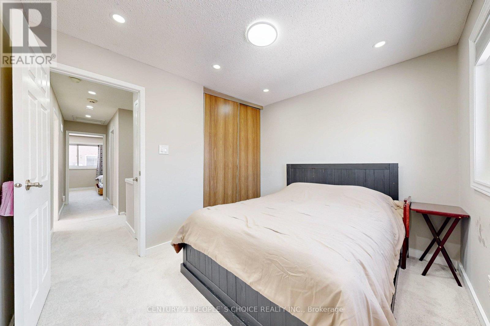 54 Royal Palm Drive, Brampton, Ontario  L6Z 1P6 - Photo 21 - W12751028