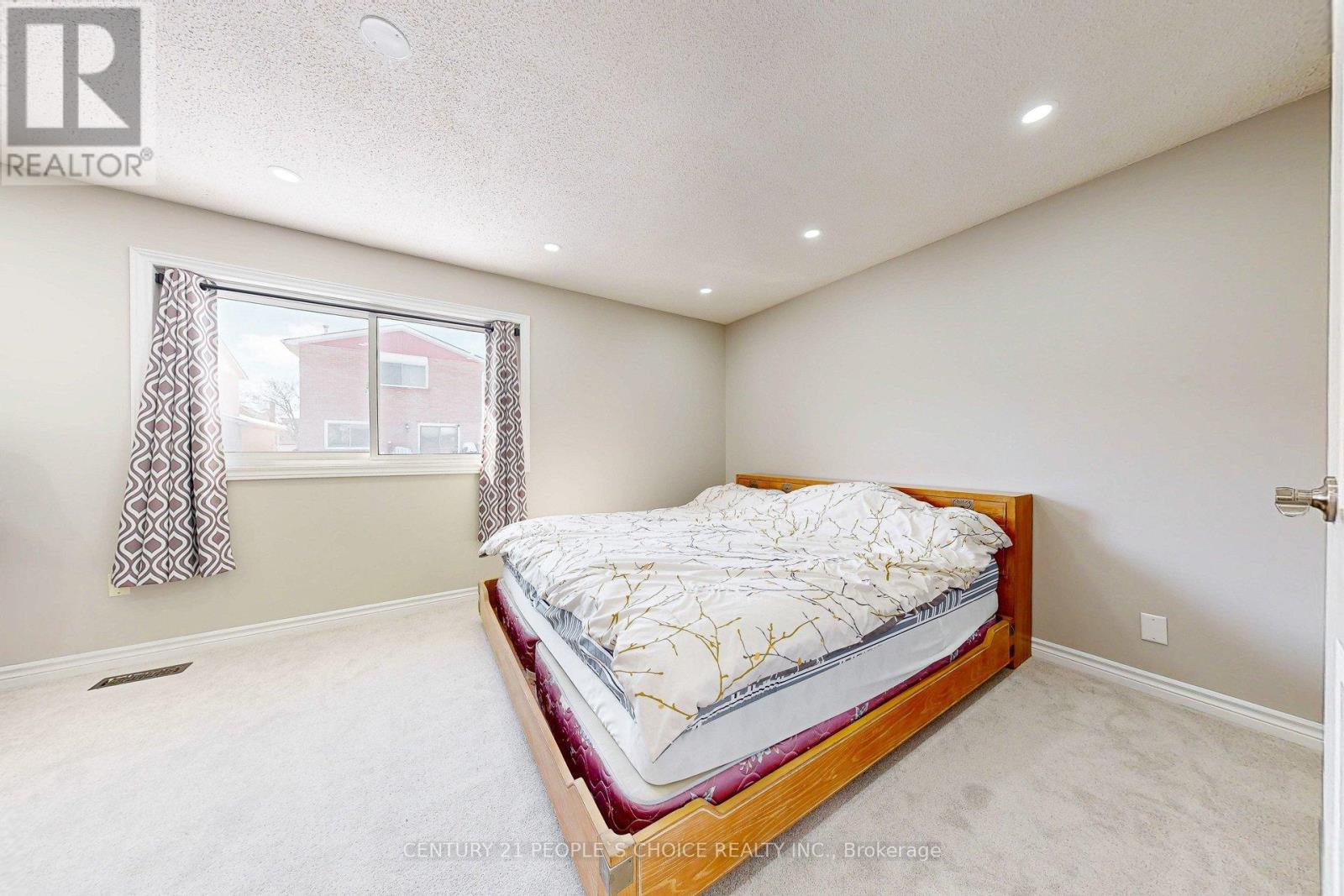 54 Royal Palm Drive, Brampton, Ontario  L6Z 1P6 - Photo 30 - W12751028