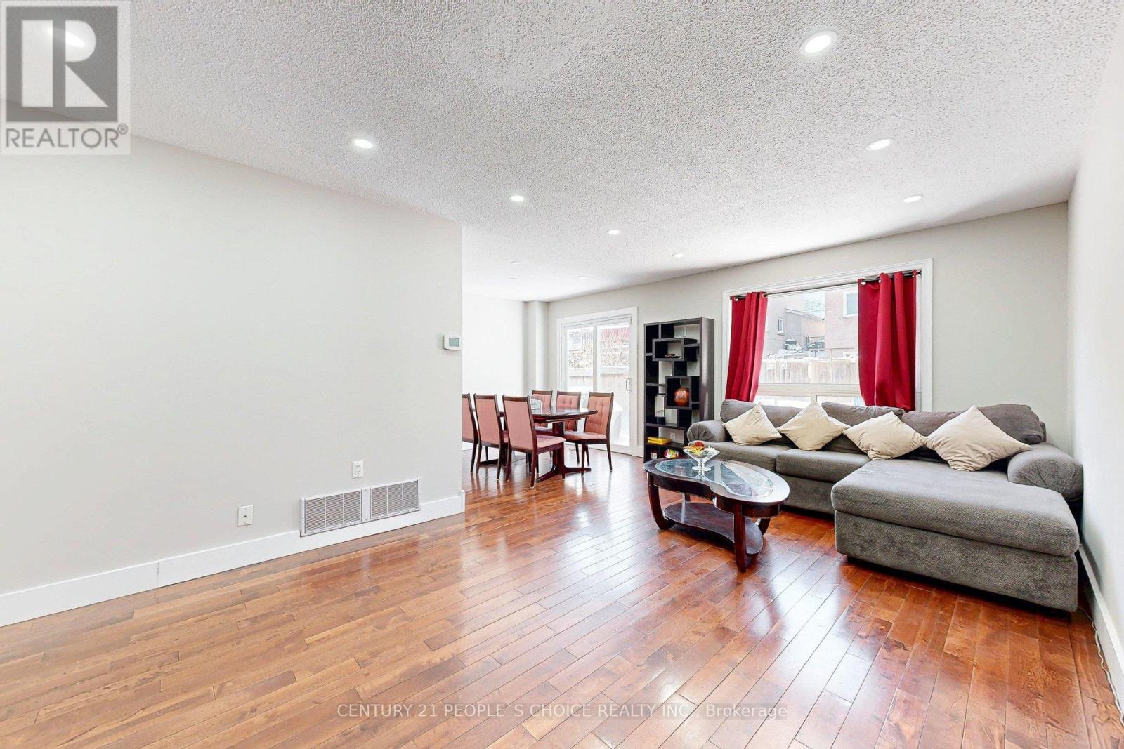 54 Royal Palm Drive, Brampton, Ontario  L6Z 1P6 - Photo 9 - W12751028