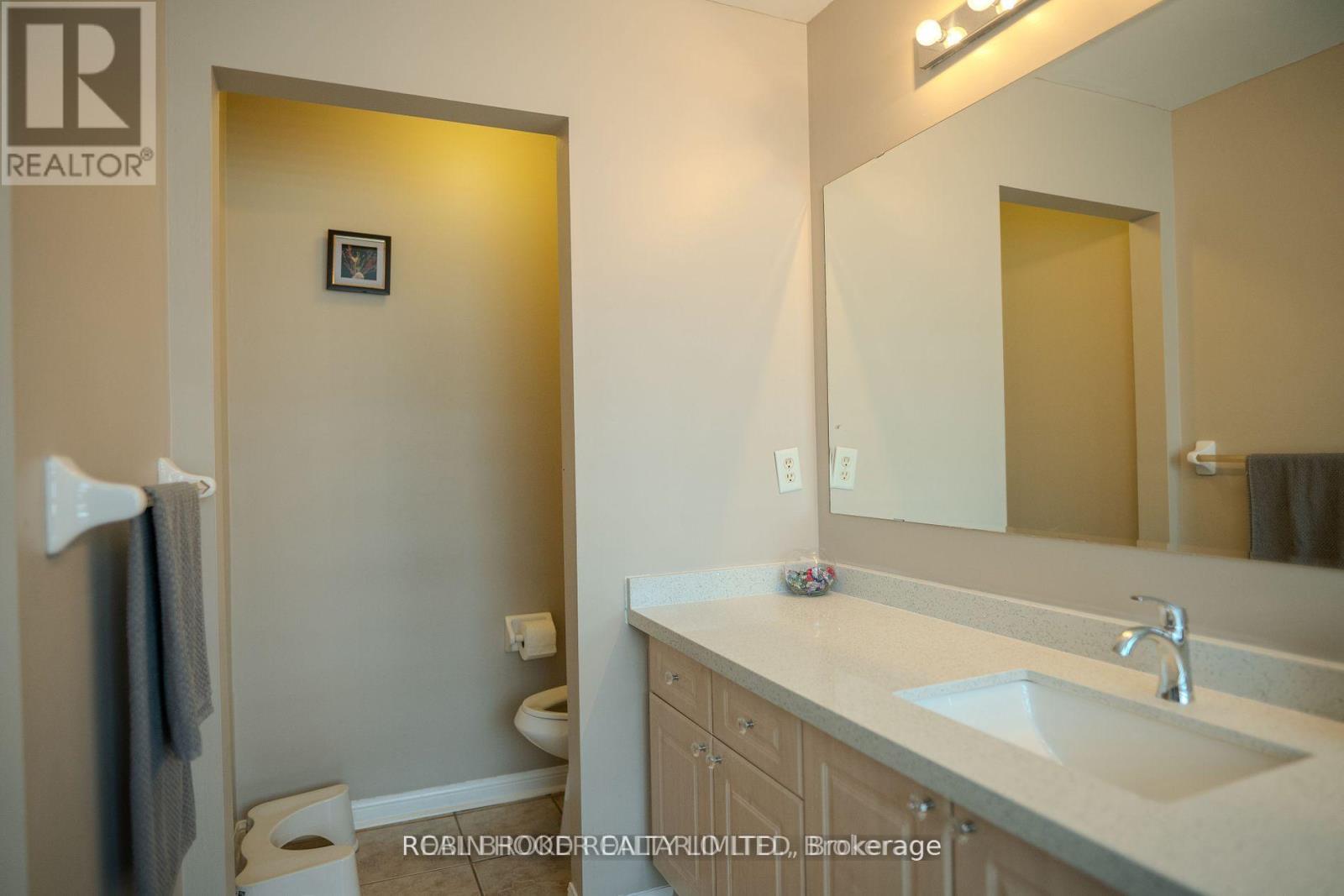 10 Balmy Way, Brampton, Ontario  L6P 1L3 - Photo 11 - W12751054