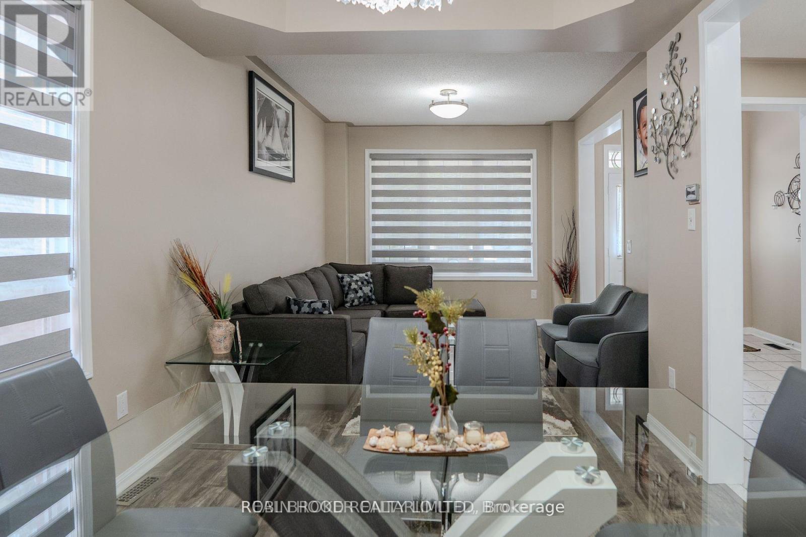 10 Balmy Way, Brampton, Ontario  L6P 1L3 - Photo 3 - W12751054