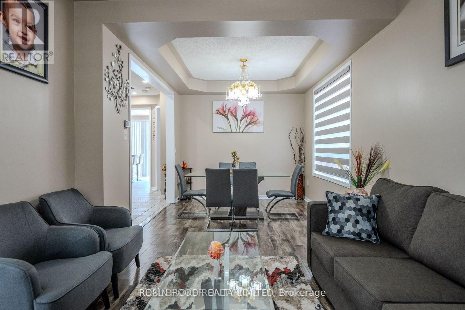 10 Balmy Way, Brampton, Ontario  L6P 1L3 - Photo 4 - W12751054