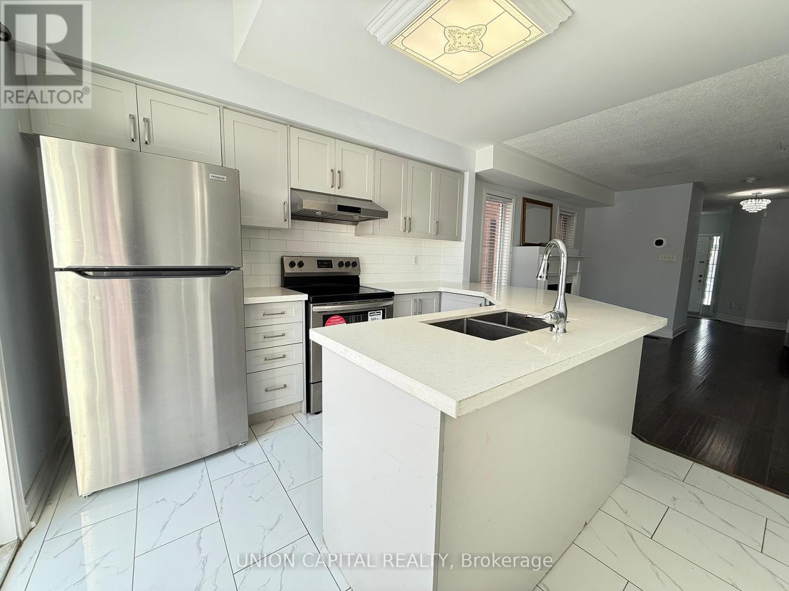 5450 Tree Crest Court, Mississauga, Ontario  L5R 3Z8 - Photo 11 - W12751056