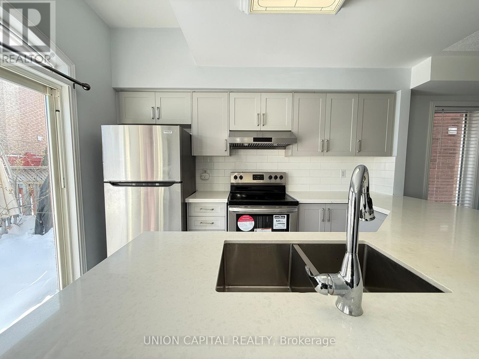 5450 Tree Crest Court, Mississauga, Ontario  L5R 3Z8 - Photo 13 - W12751056