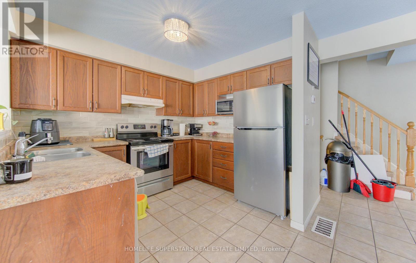 148 Snowdrop Crescent, Kitchener, Ontario  N2E 4G7 - Photo 10 - X12750842