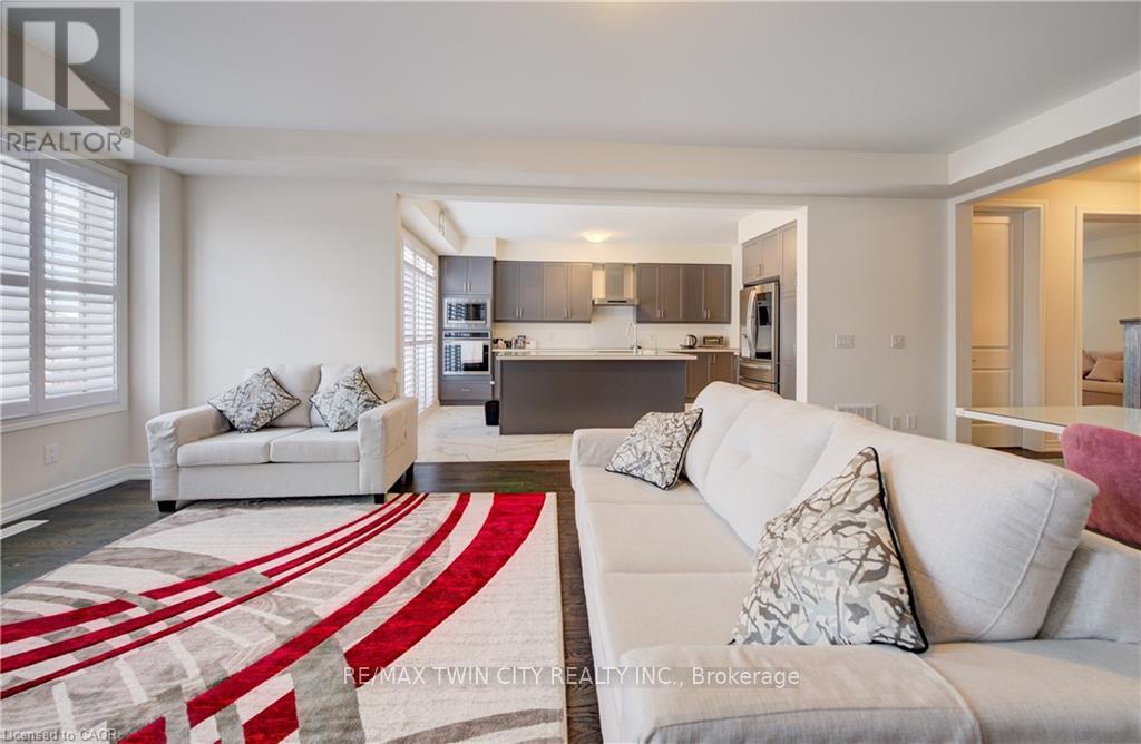 588 Beckview Crescent, Kitchener, Ontario  N2R 0R4 - Photo 13 - X12750860