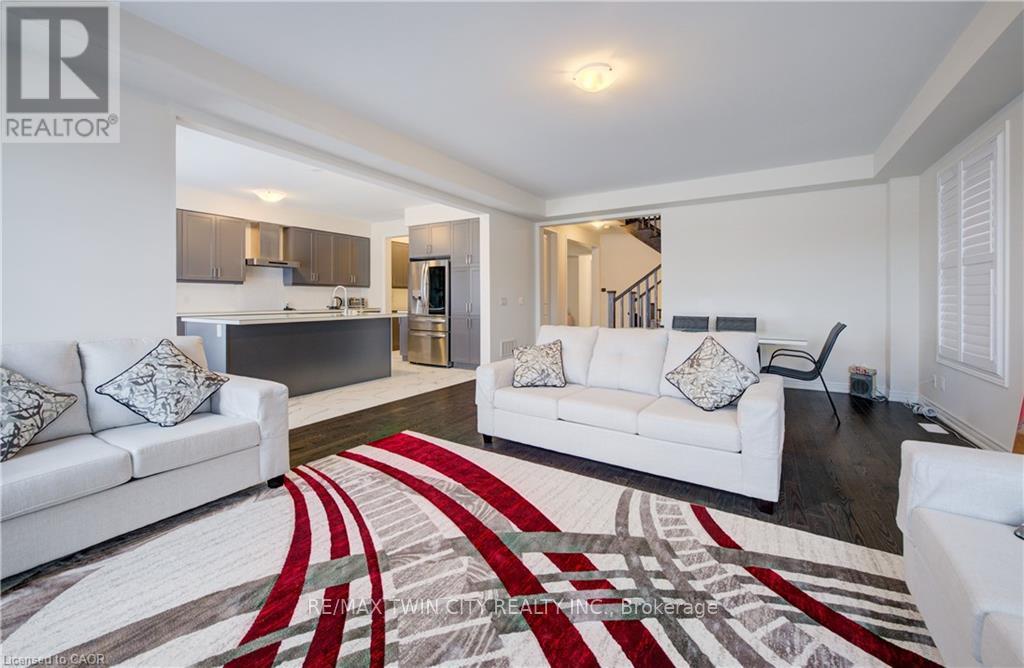 588 Beckview Crescent, Kitchener, Ontario  N2R 0R4 - Photo 14 - X12750860