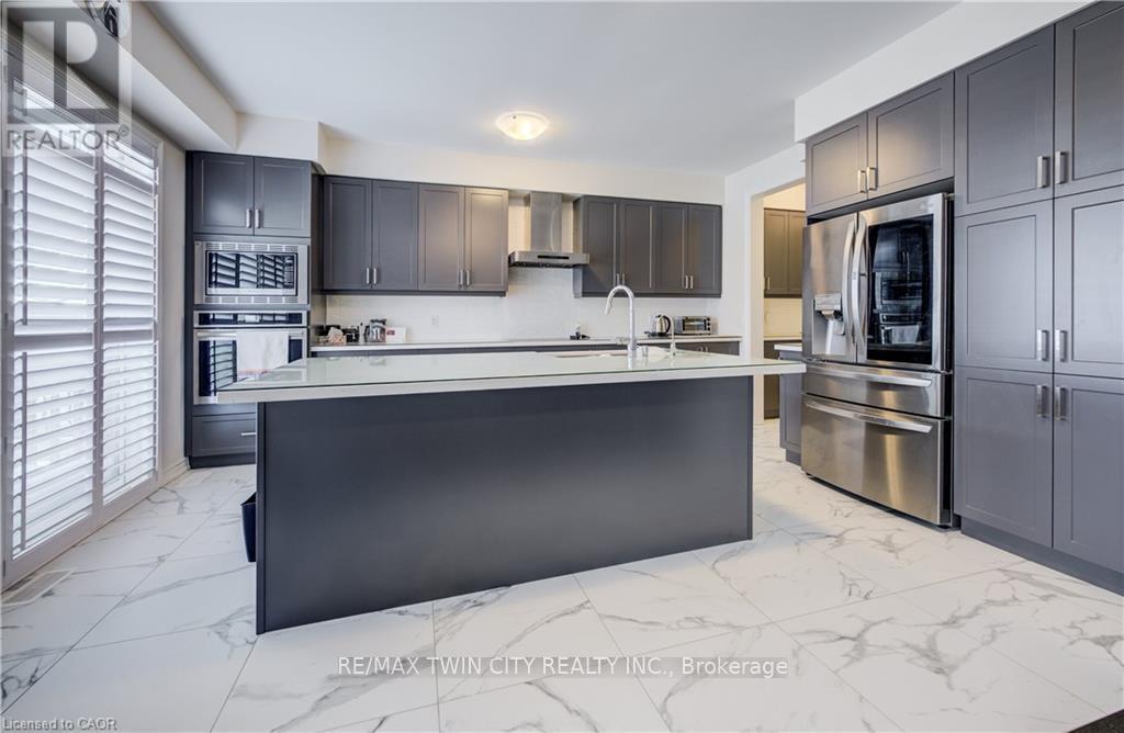 588 Beckview Crescent, Kitchener, Ontario  N2R 0R4 - Photo 16 - X12750860