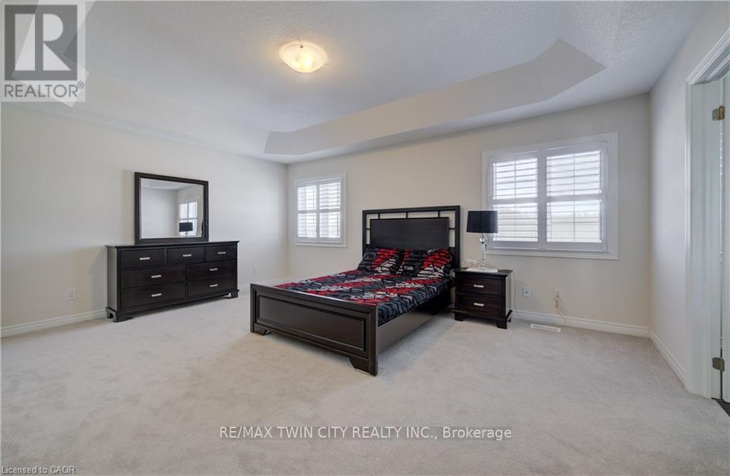 588 Beckview Crescent, Kitchener, Ontario  N2R 0R4 - Photo 23 - X12750860