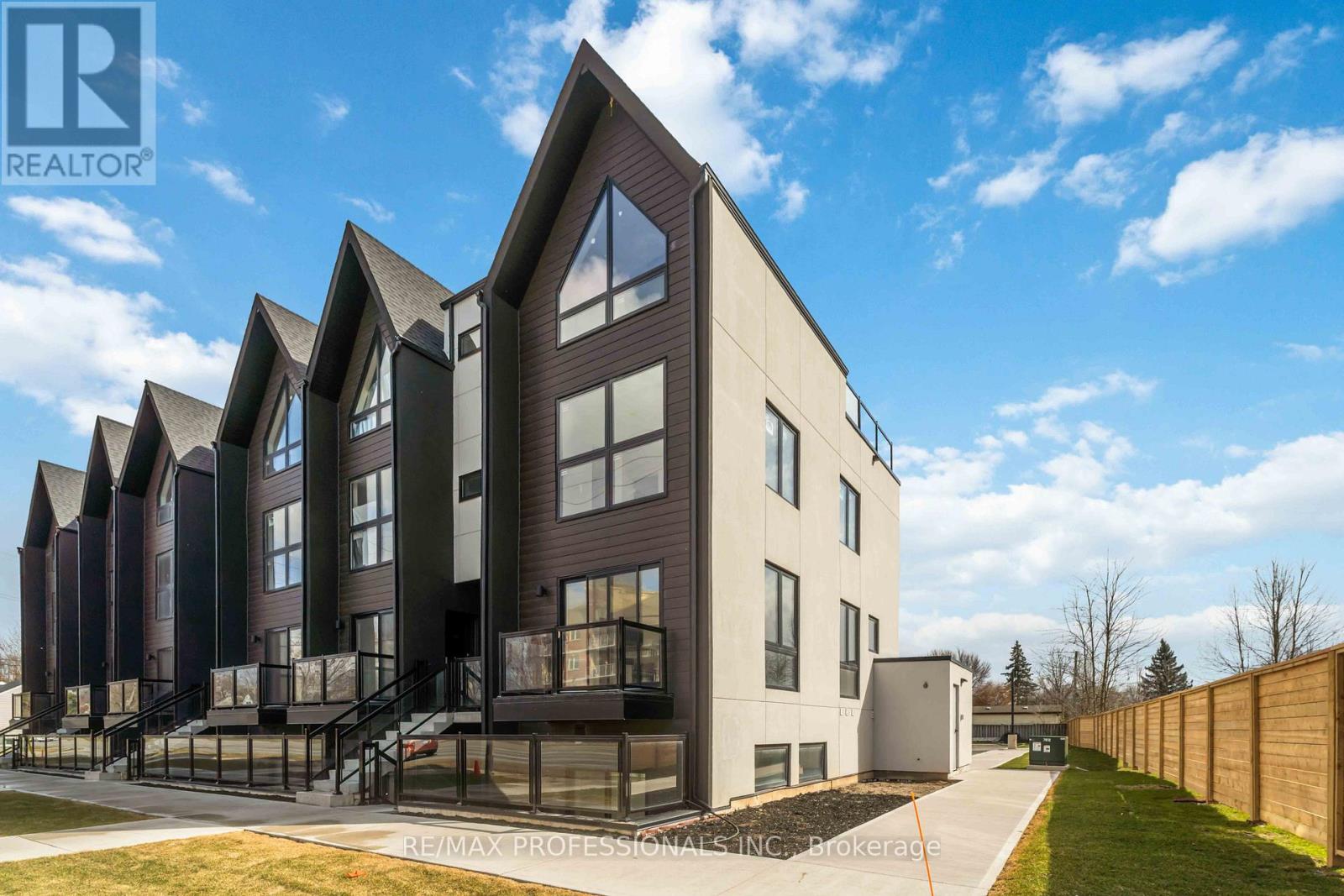 106 - 7277 Wilson Crescent, Niagara Falls, Ontario  L2G 4R8 - Photo 4 - X12750874