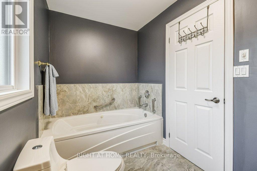 156 Gracehill Crescent, Hamilton, Ontario  L8B 1A5 - Photo 12 - X12750926