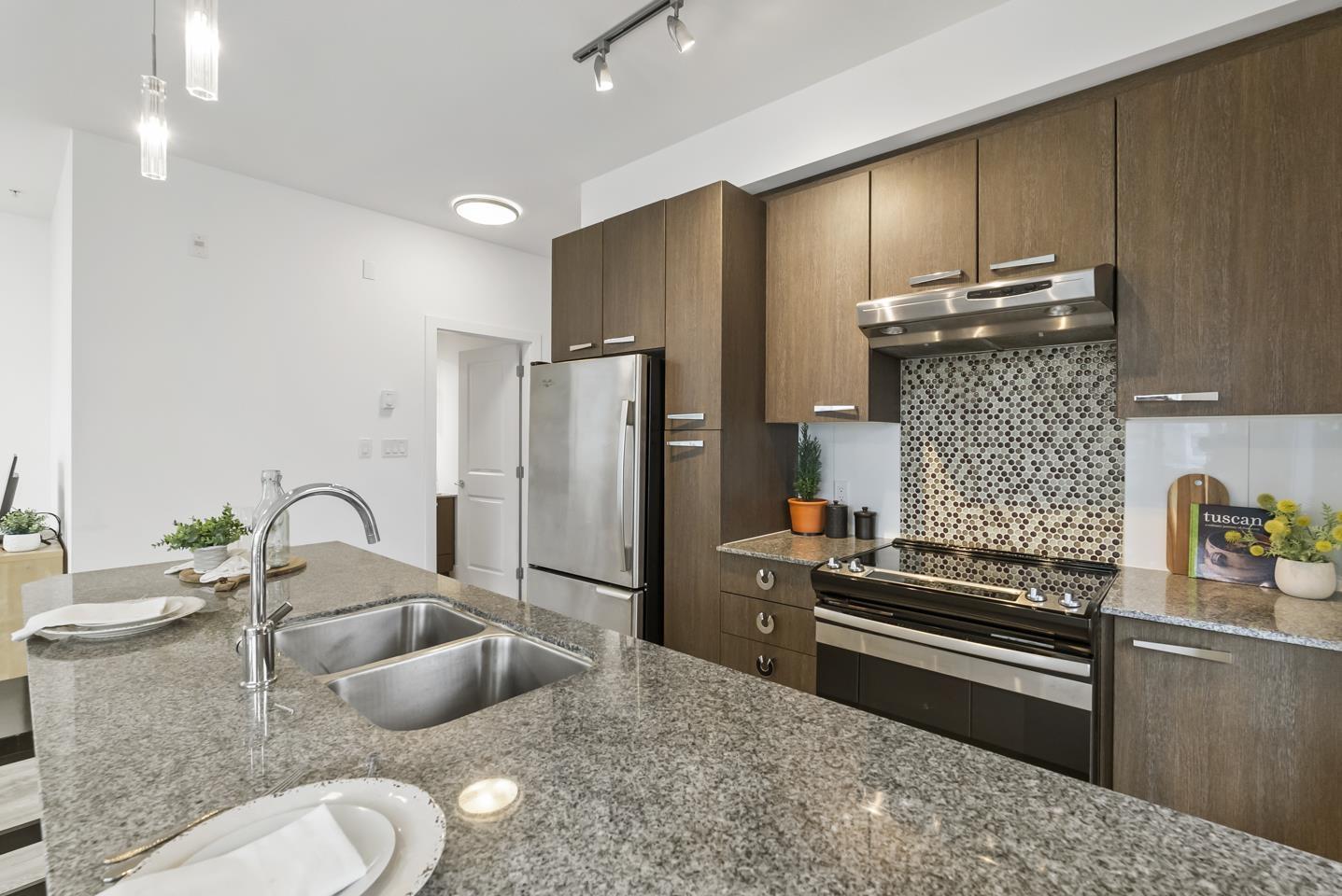 221 15956 86a Avenue, Surrey, British Columbia  V4N 6N8 - Photo 11 - R3085549