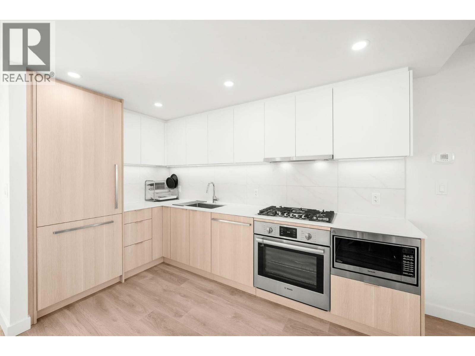 1208 318 Alderson Avenue, Coquitlam, British Columbia  V3K 0J1 - Photo 3 - R3080889