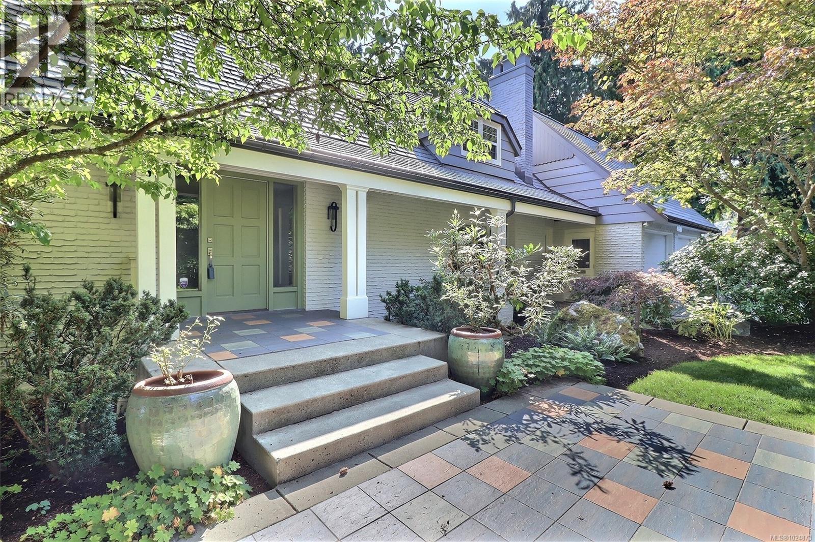 3977 Lexington Ave, Saanich, British Columbia