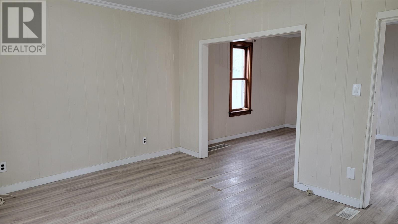 52 Edinburgh St, Sault Ste. Marie, Ontario  P6A 1K7 - Photo 5 - SM253377