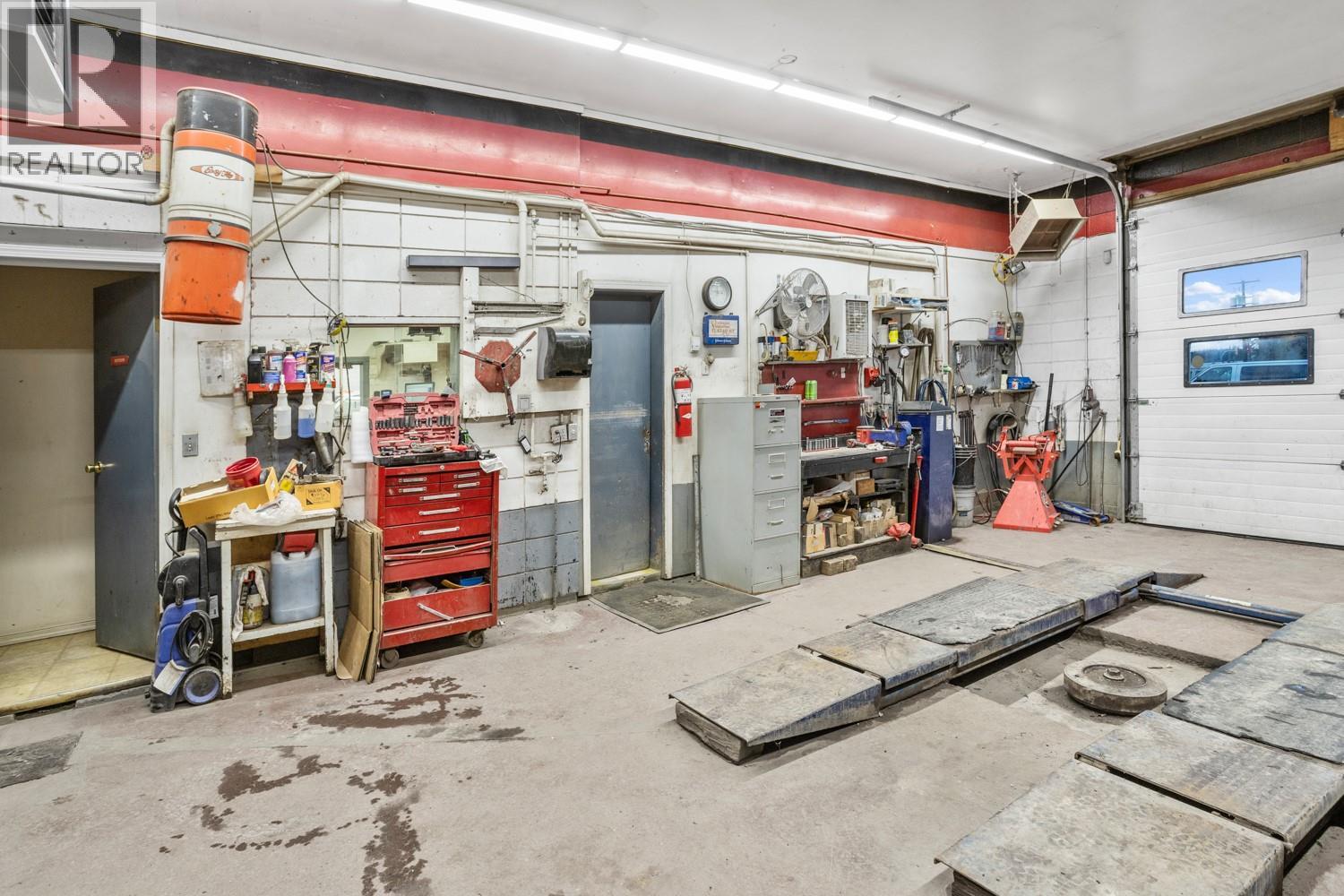 918 Pine Street, Creston, British Columbia  V0B 1G0 - Photo 7 - 10337145