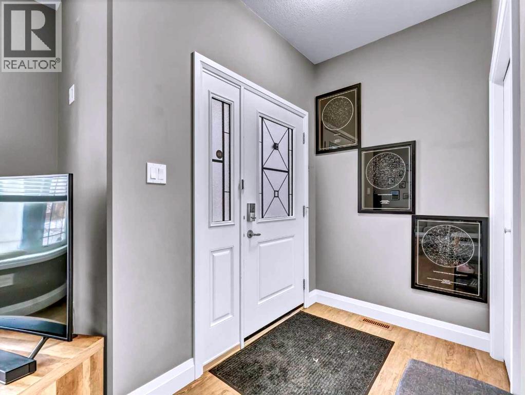 41 Somerside Gate Se, Medicine Hat, Alberta  T1B 0M1 - Photo 4 - A2280205