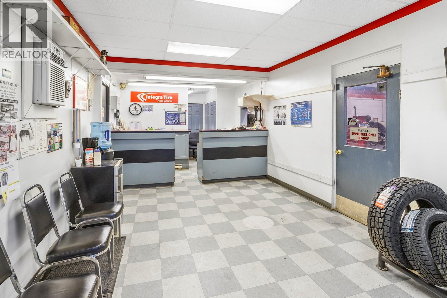 918 Pine Street, Creston, British Columbia  V0B 1G0 - Photo 11 - 10337145