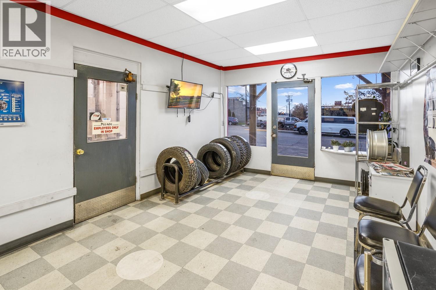 918 Pine Street, Creston, British Columbia  V0B 1G0 - Photo 13 - 10337145