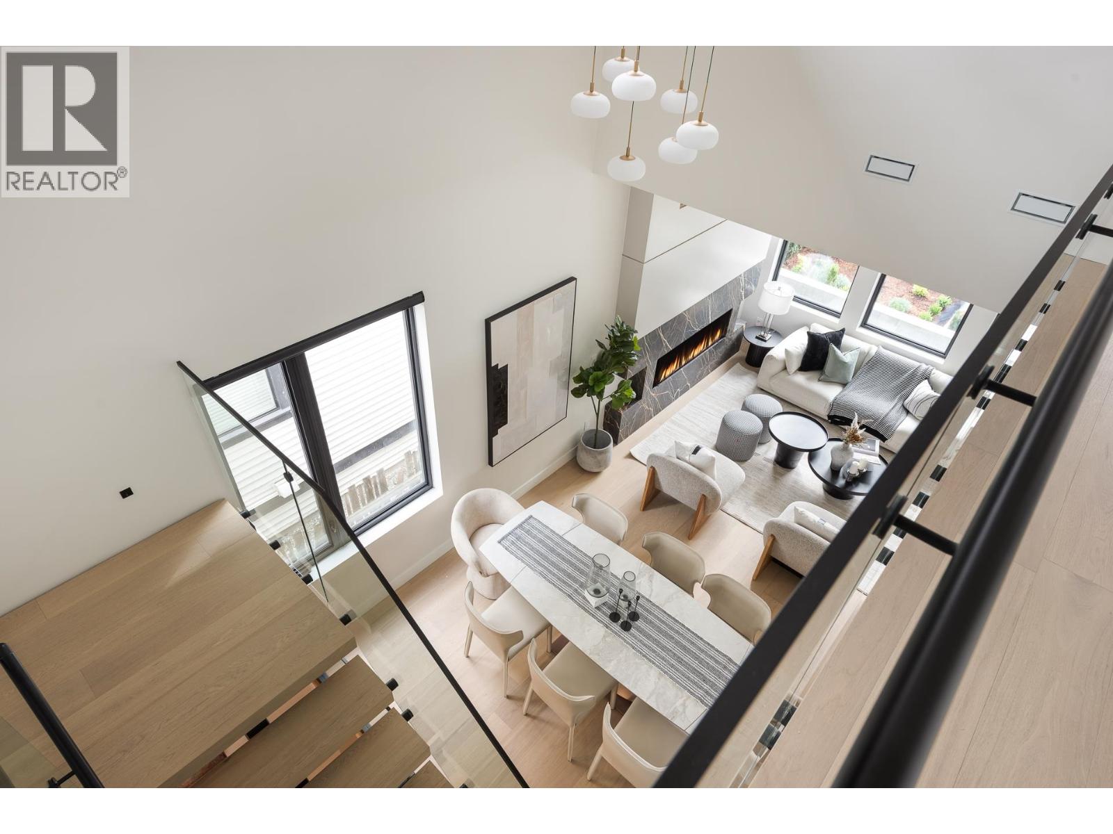 Listing Picture 15 of 35 : 4413 OXFORD STREET, Burnaby / 本拿比 - 魯藝地產 Yvonne Lu Group - MLS Medallion Club Member