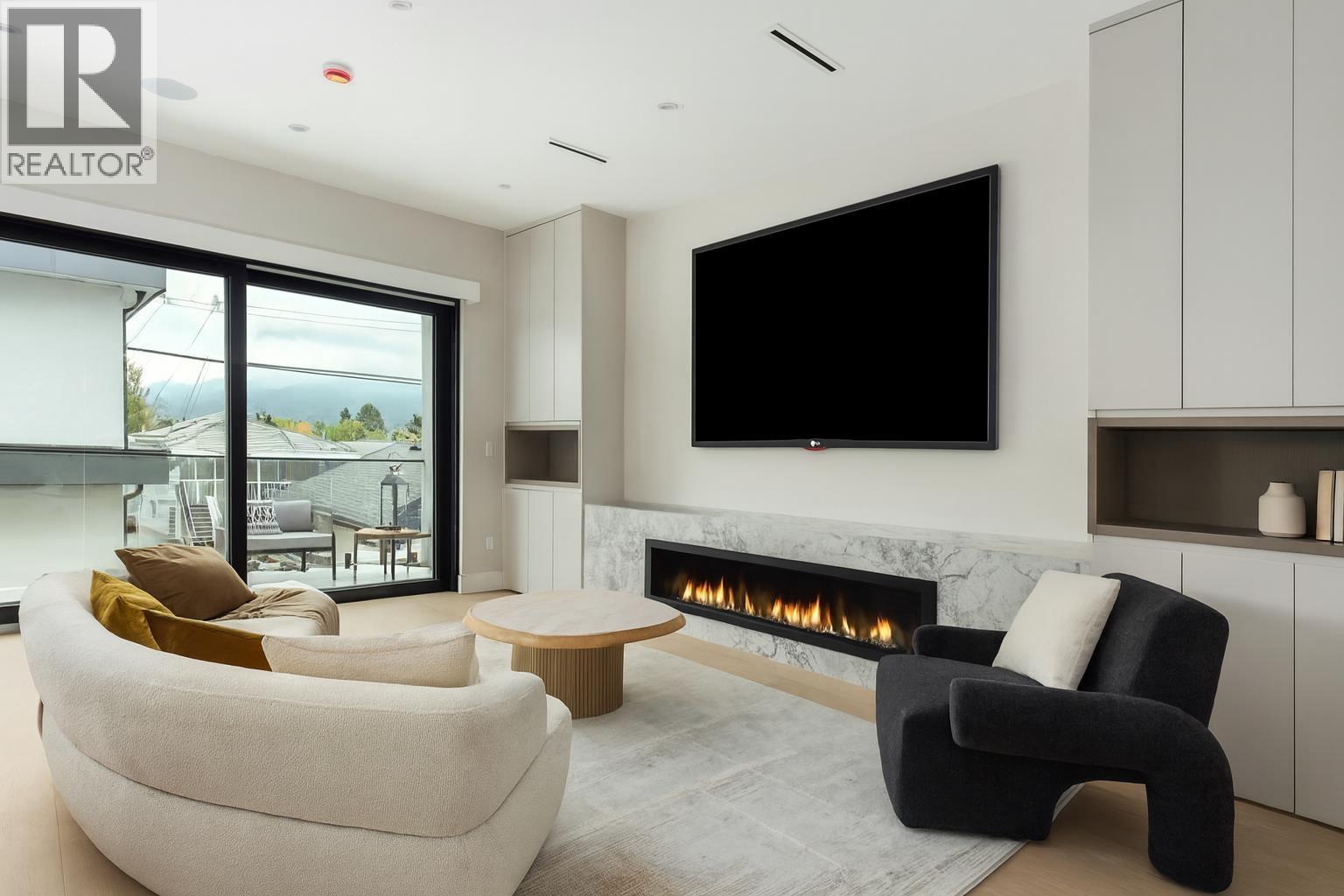 Listing Picture 10 of 35 : 4413 OXFORD STREET, Burnaby / 本拿比 - 魯藝地產 Yvonne Lu Group - MLS Medallion Club Member