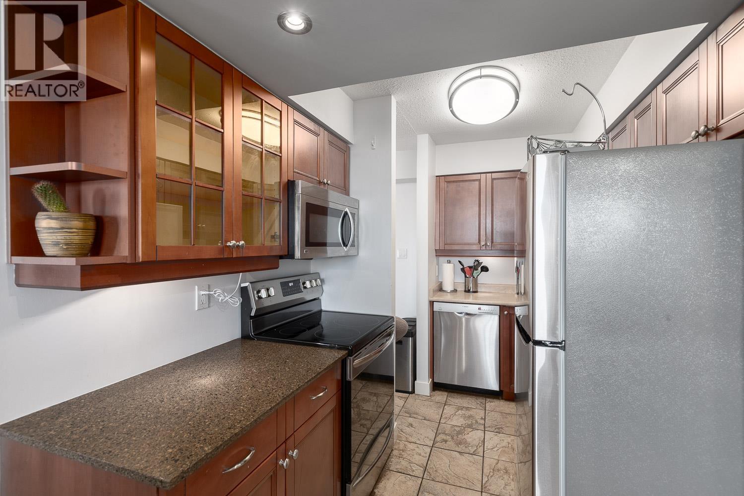 2101 3771 Bartlett Court, Burnaby, British Columbia  V3J 7G8 - Photo 10 - R3085589