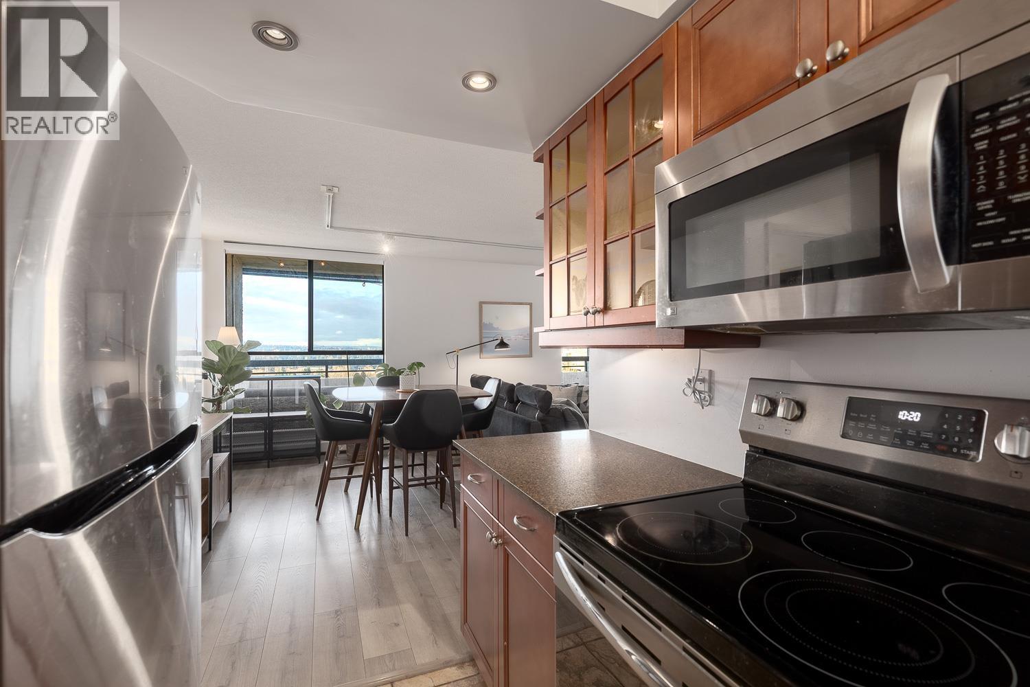 2101 3771 Bartlett Court, Burnaby, British Columbia  V3J 7G8 - Photo 13 - R3085589