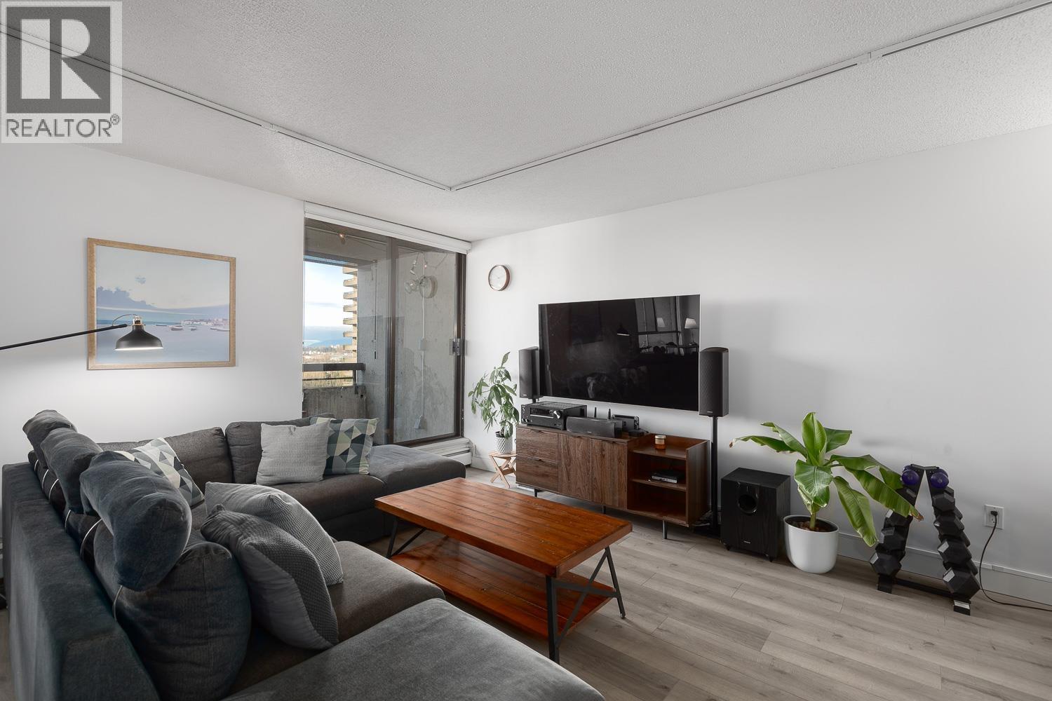 2101 3771 Bartlett Court, Burnaby, British Columbia  V3J 7G8 - Photo 4 - R3085589