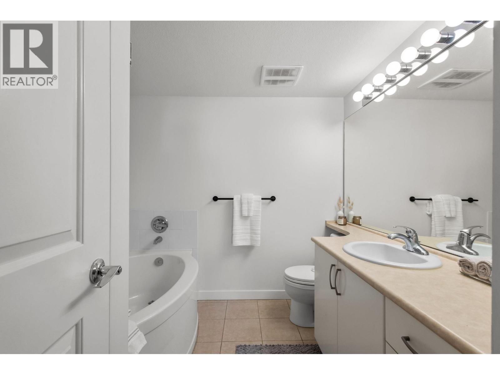 201 200 Klahanie Drive, Port Moody, British Columbia  V3H 5K7 - Photo 14 - R3085606