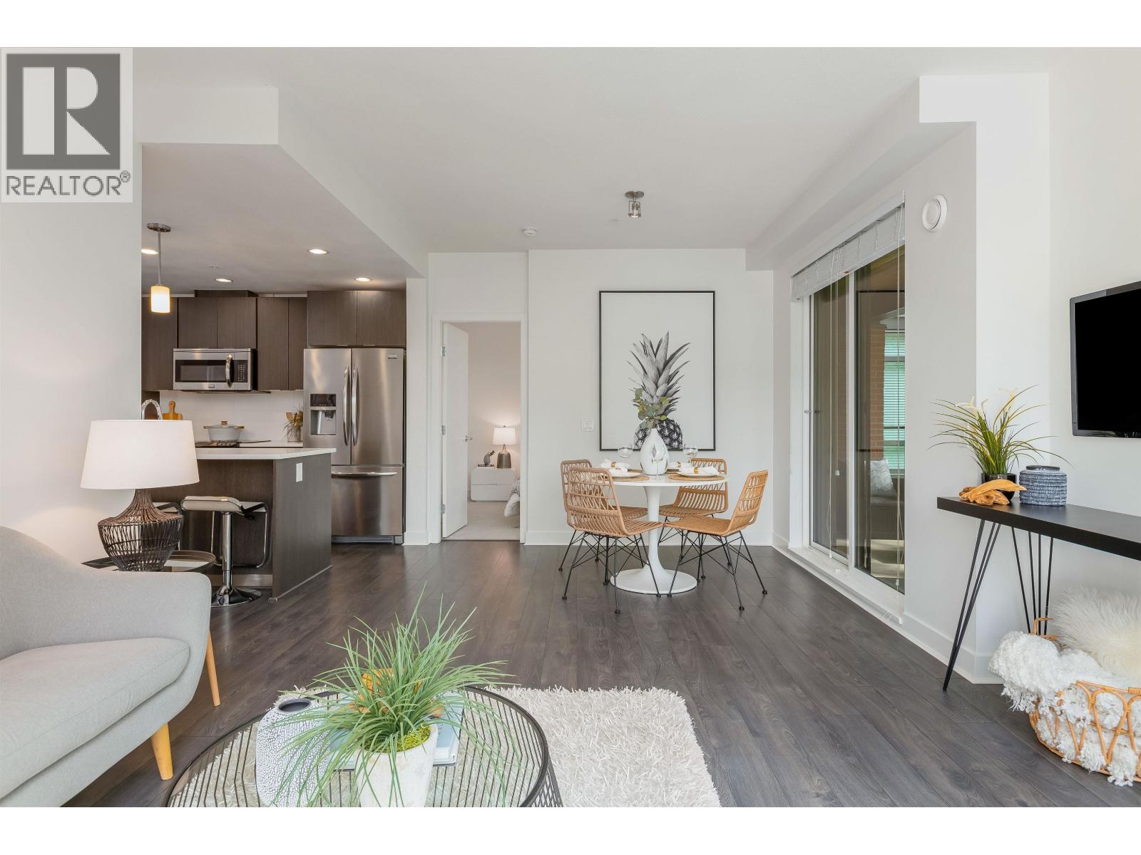 407 733 W 3rd Street, North Vancouver, British Columbia  V7M 0C8 - Photo 2 - R3085626